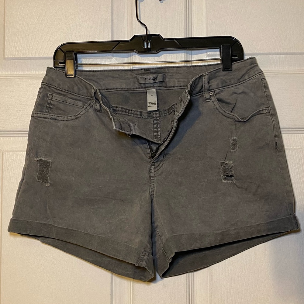 Refuge Shorts Size 12
